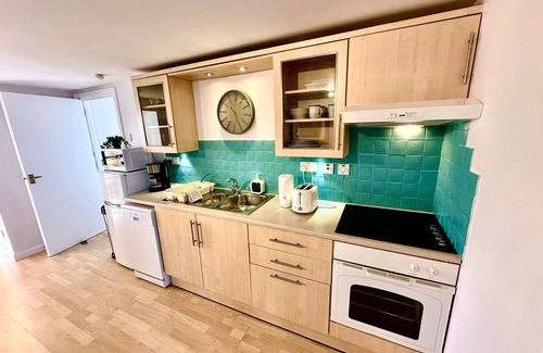 Ardersier Apartment | Dolphin Bay - Charming 1 Bedroom Apartment