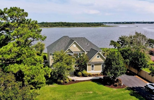 Cape Carteret House | Dolphin Bay, Soundfront House in Cape Carteret, North Carolina!