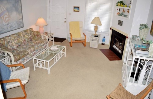 Dennisville Condo | Dolphin Beach Condos located in Sea Isle's Northend Sleeps 6