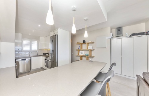 Lagoon Beach Apartment | Dolphin Beach H205, Blouberg by HMH