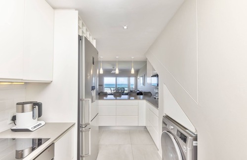 Lagoon Beach Apartment | Dolphin Beach H205, Blouberg by HMH