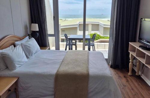 Bloubergstrand Hotel | Dolphin Beach Hotel