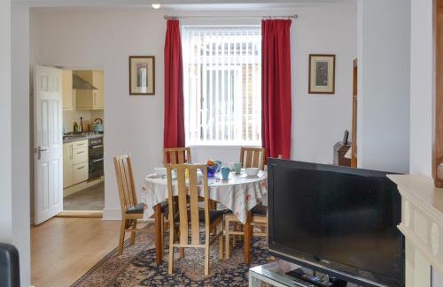 Woodhorn House | Dolphin Cottage