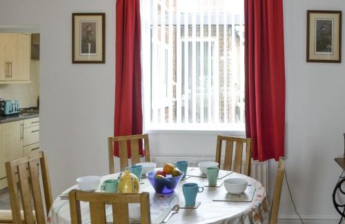 Woodhorn House | Dolphin Cottage