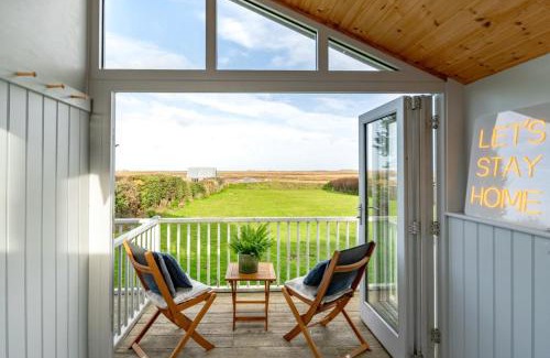 Burnham Deepdale House | Dolphin Cottage - Brancaster Staithe