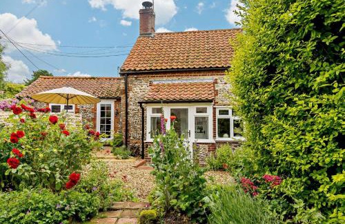 Wiveton House | Dolphin Cottage