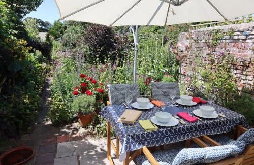 South Hayling House | Dolphin Cottage - Hayling Island