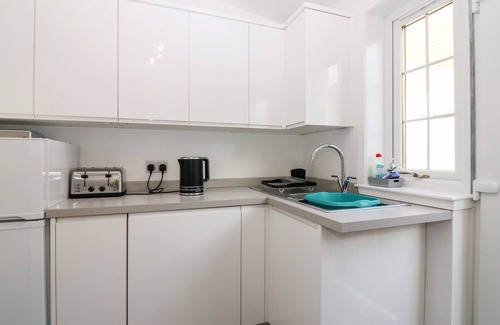 Banff Cottage | DOLPHIN COTTAGE, pet friendly, character holiday cottage in Banff