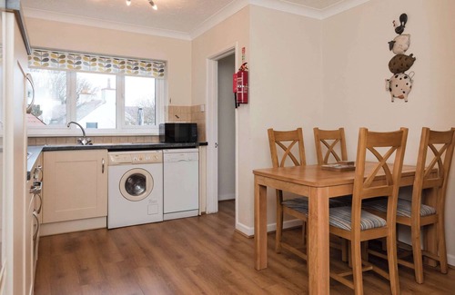 Lydstep Cottage | Dolphin Cottage - UK6733