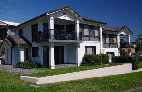 Crescent Head House | Dolphin Court 2, 1 Gowing Street
