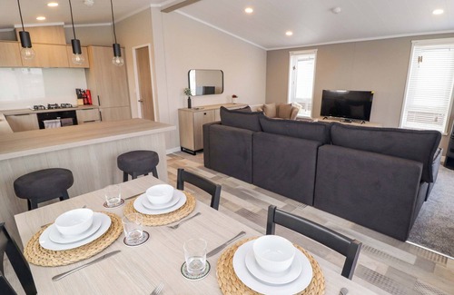 Hasguard Cross Cottage | DOLPHIN, family friendly, with a garden in Broad Haven