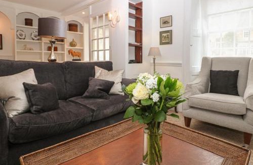 Burford House | Dolphin House