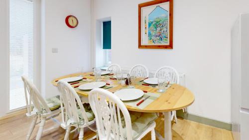 Penmaenmawr House | Dolphin House