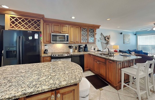 Galveston Condo | Dolphin Lair | Oceanfront + Pool