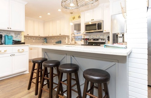 City-by-the Sea House | Dolphin Paradise | Pet Friendly + Water Views
