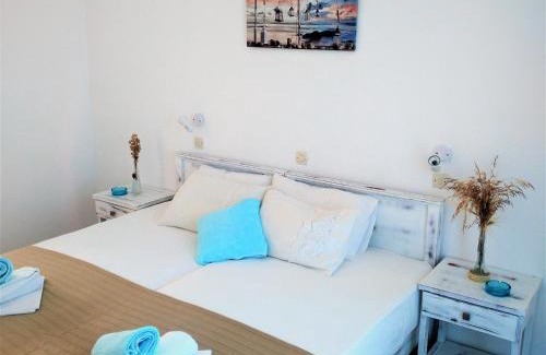 Antiparos Hotel | Dolphin Rooms