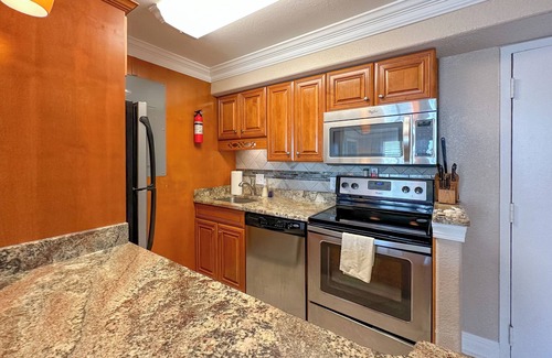 Northeast Virginia Beach Apartment | Dolphin Run Oceanfront Suites Virginia Beach