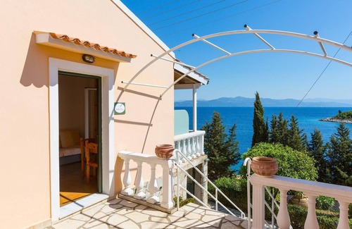 Katsimatika Villa | Dolphin Villa 2 Swimming Pool Walk to Beach Sea Views A C Wifi - 581