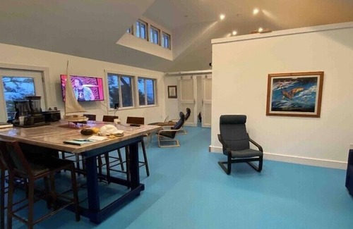 Minnesott Beach House | Dolphin Watch Bahamas Style w/ boatdock 5 min to Oriental and Ferry