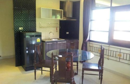 Pratumnak Hill Hotel | Dolphinplace