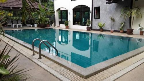 Pratumnak Hill Hotel | Dolphinplace