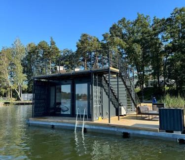 Gizycko Boat Rental | Dom na wodzie