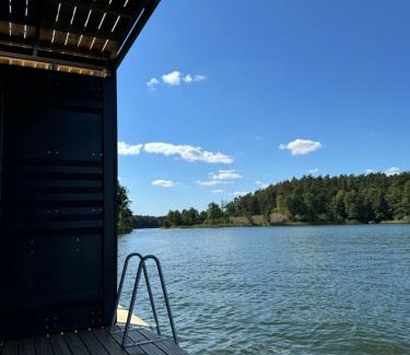 Gizycko Boat Rental | Dom na wodzie