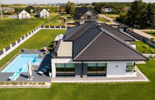 Zator Villa | Dom z jacuzzi do 10 osób Zator Willa LuxHouse