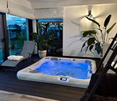 Zator Villa | Dom z jacuzzi do 10 osób Zator Willa LuxHouse