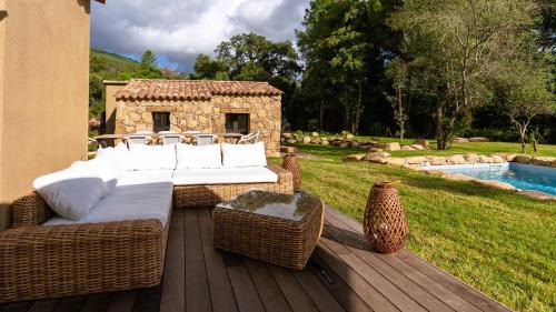 San-Gavino-di-Carbini Villa | Domaine de Gialla Bergerie I Pini, 2 pers, piscine chauffée, 10 mn plage