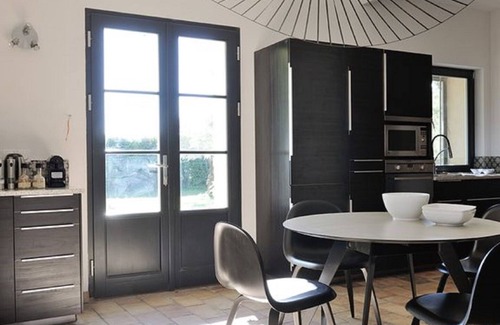 Violes House | Domaine de l'Odylée, in the heart of the vineyards, ideal for family reunions and seminars.