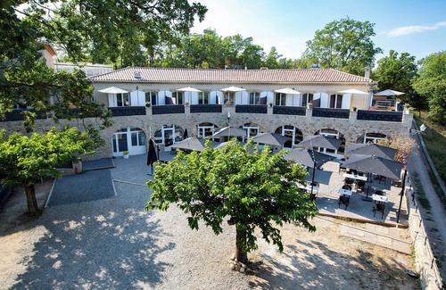 Sainte-Tulle Apartment | Domaine de la Mautanne