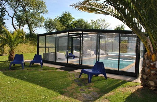 Plouguin Cottage | Domaine des Abers*covered, heated swimming pool close to the sea.