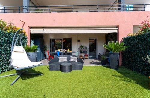 Fabron Apartment | DOMAINE DES ROSES 3 AP4400 By Riviera Holiday Home