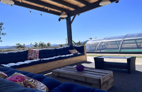 Beaujolais Pierres Dorees Cottage | Domaine des Vignes d'Hôtes Group accommodation, family and events