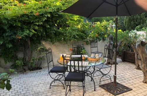 Aix-en-Provence Bed & Breakfast | Domaine du Castel