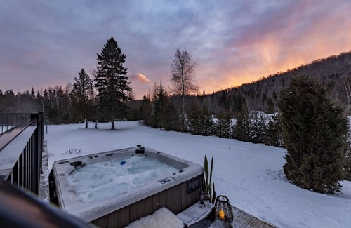 Chertsey Ski Chalet | Domaine privé avec terrain de 60 acres et lac privé.