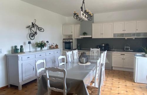 Le Puy-Sainte-Reparade House | Domaine Régine