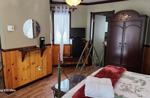 Mauricie Bed & Breakfast | Domaine Riviere Sacacomie Manoir