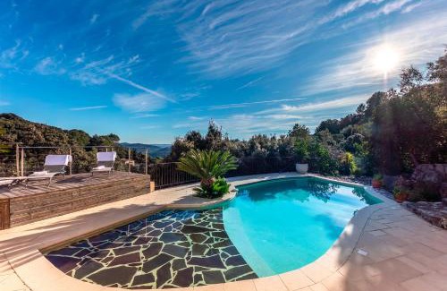 Montauroux House | Domaine Soleu - piscine et vue montagnes