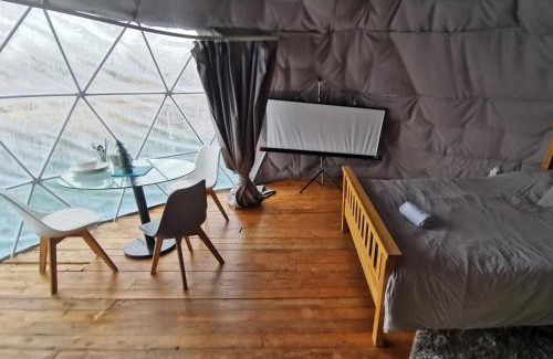 Lincoln Apartment | Dome One with Hot Tub, Lincoln, Projector, Firepit