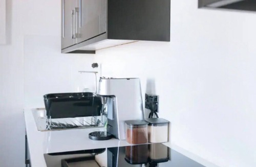 Brighton City Centre Apartment | -dome View- Beautiful Studio in Central Brighton