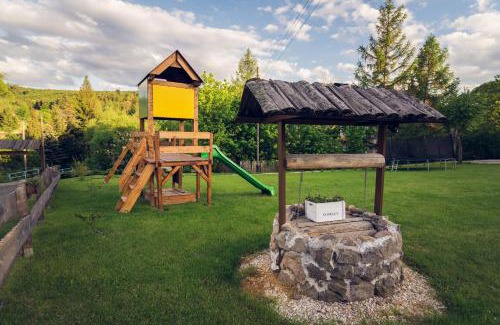 Szczytna Cabin | Domek Skowronek