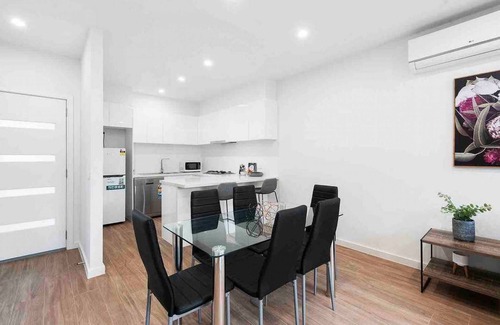 Moorabbin House | Domi Rentals - The Hampton Homes