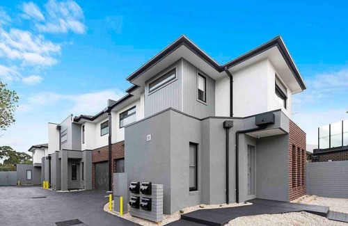 Moorabbin House | Domi Rentals - The Hampton Homes