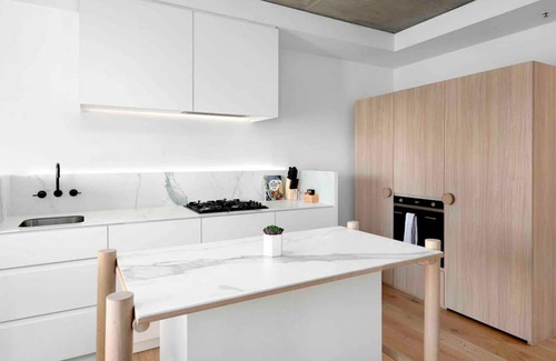 Hawthorn Apartment | Domi Rentals - The Skywalker