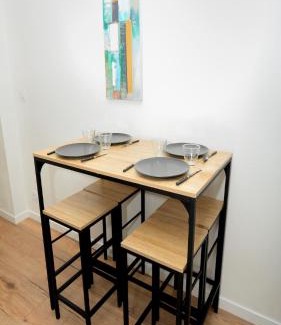 Cahors Old Town Apartment | Dominici 2- CahorsCityStay- Parking Wifi Netflix