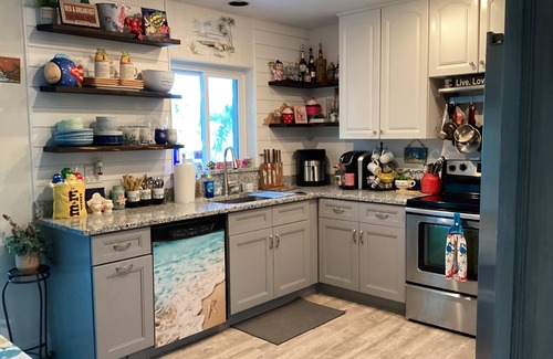 Ozona House | Don't worry beach happy