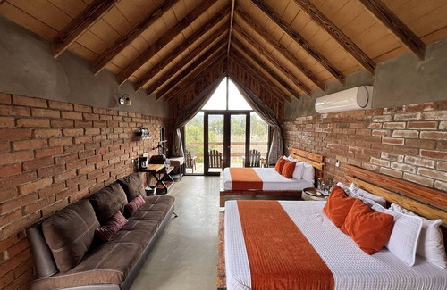 Valle de Guadalupe Hotel | Don Tomas Viñedo Cabañas