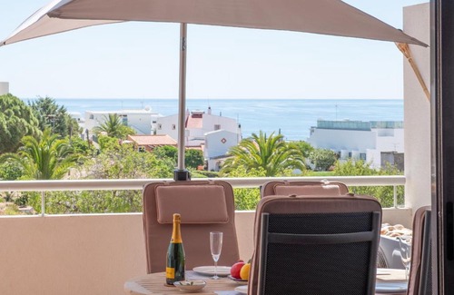 Ameijeira Apartment | Dona Ana 77 by Destination Algarve